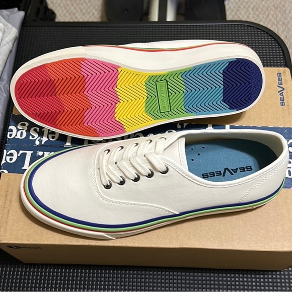 Women’s size 9 Seavees. Super cute! - Picture 1 of 6